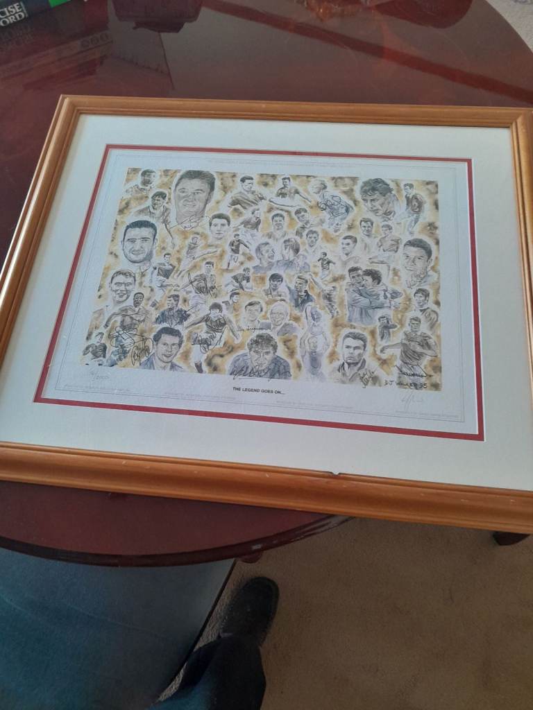 Framed Limited Edition Print MANCHESTER UNITED The Legend Goes On 