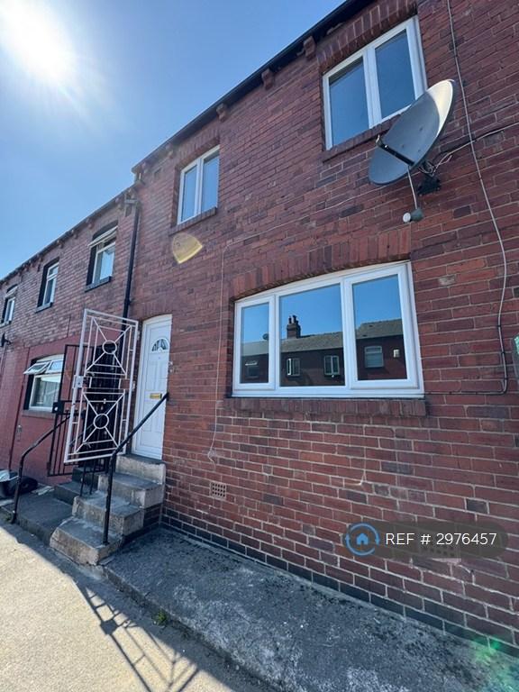 3 bedroom house in Charlton Place, Leeds, LS9 (3 bed) (#2976457)