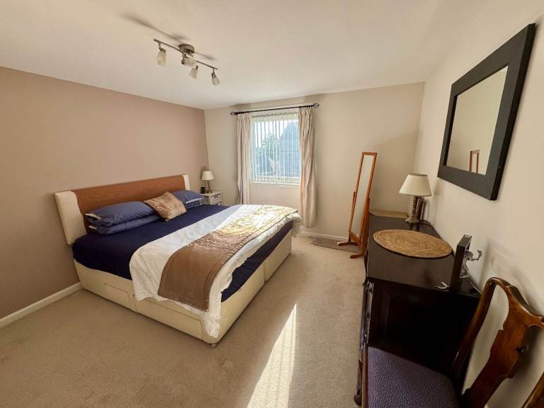 🌟 Spacious Double Room in 3-Bed Flat – Near RGU🌟