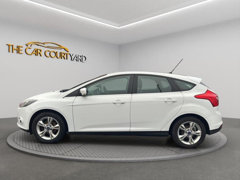 2013 Ford Focus 1.6 Zetec Euro 5 5dr HATCHBACK Petrol Manual