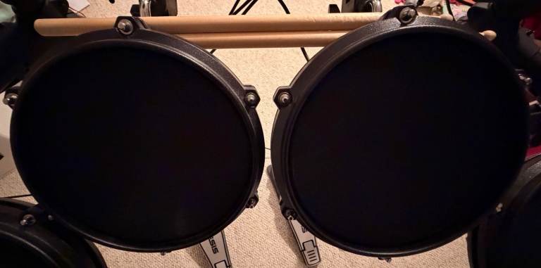 Alesis Turbo Mesh Drum Kit - Electric Drum Set | Quiet 8" Mesh Pads (inc. 2 drum sticks)