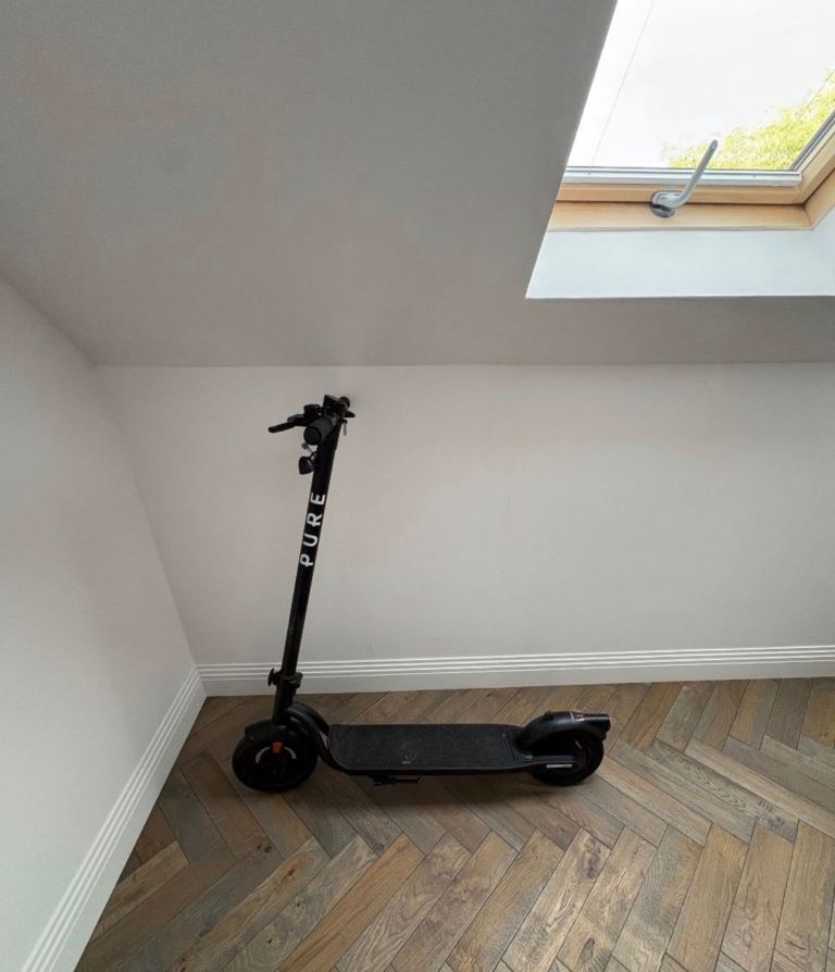Pure Electric Scooter – Working – Needs New Tire & Tube
