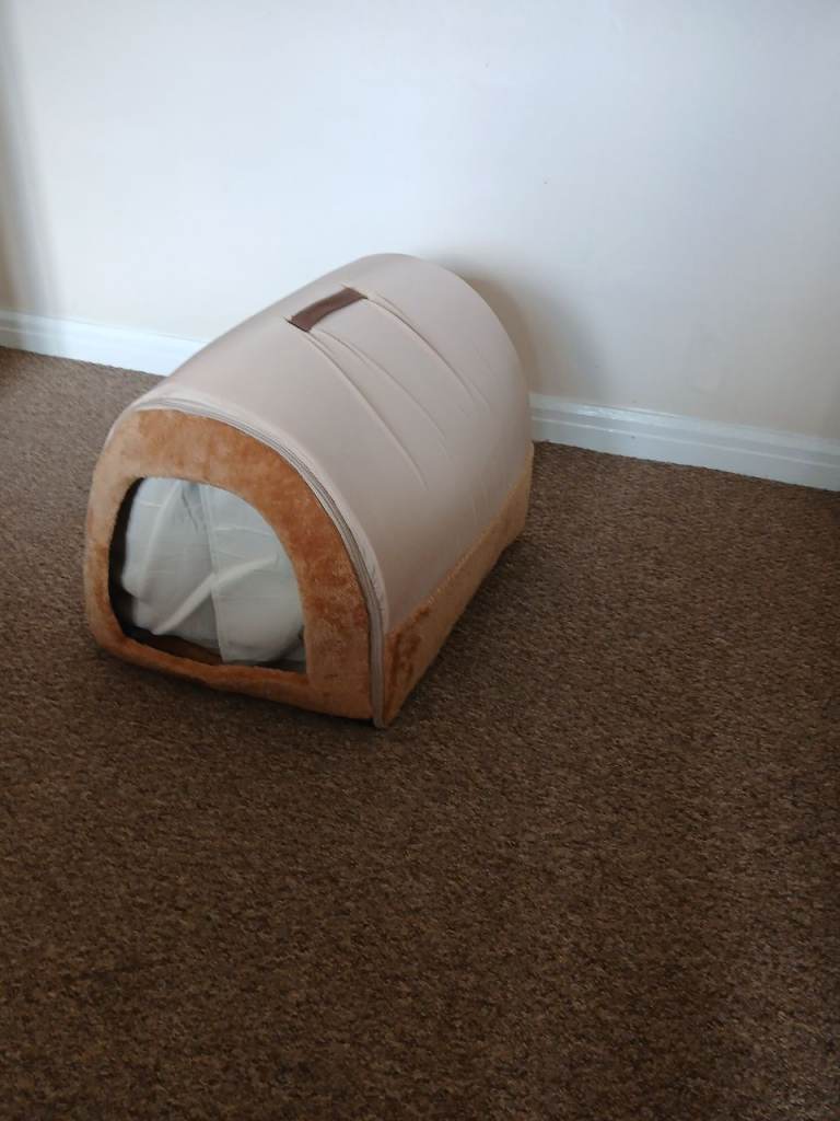 Dog bed house/cave with curtains 
