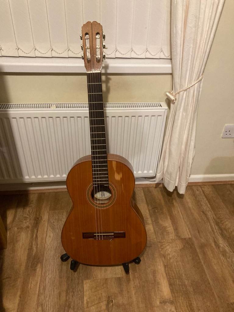 @@  HERCULES ACOUSTIC GUITAR STAND & KEYBOARD STAND .. BOTH IN V.G.C.  @@