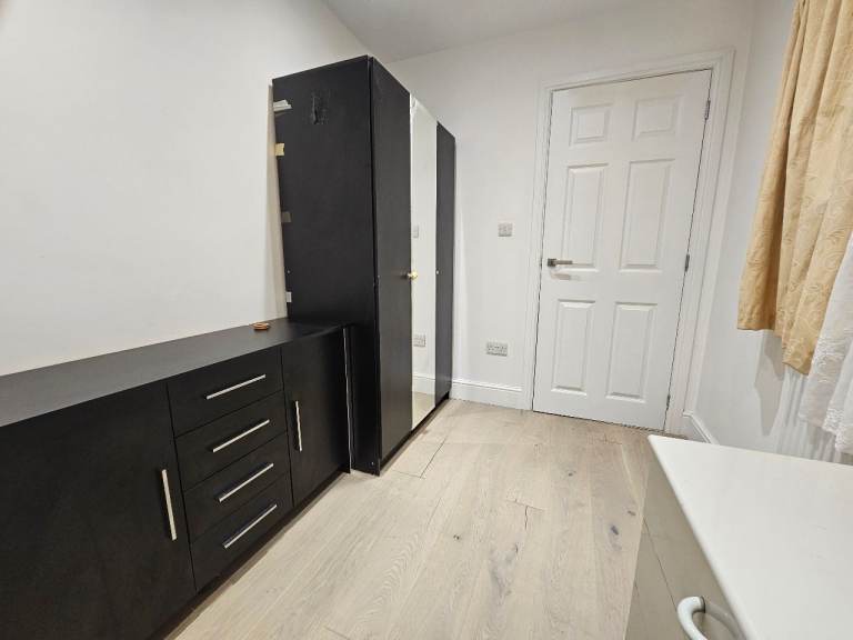 Semi double room for a person 