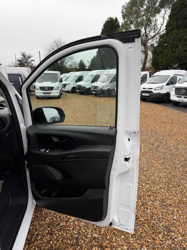 2020 Mercedes-Benz Vito 114CDI Pure Van PANEL VAN DIESEL Manual