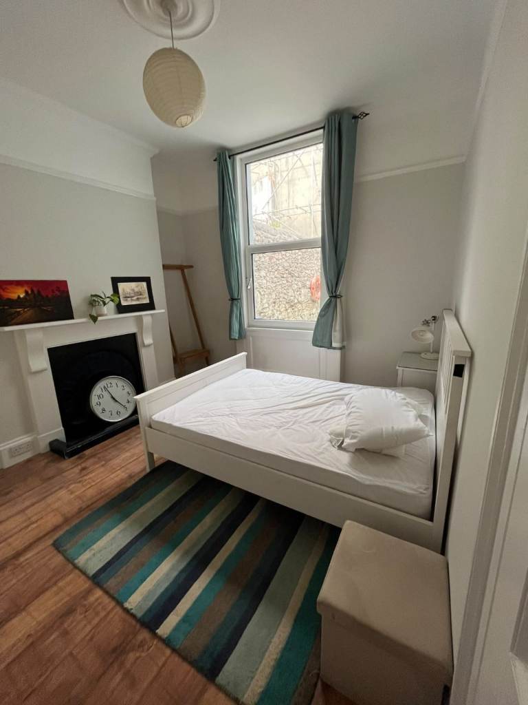 Two rooms available in a shared house