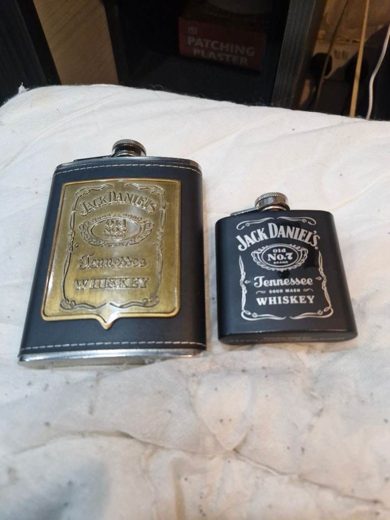 Jd hip flask mint its 40 year old condition 