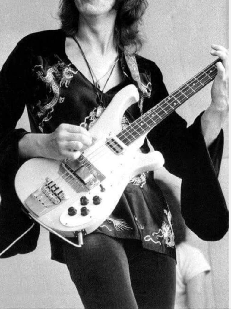 Bass player wanted for Doom†Metal/Progressive/Dark Psychedelic trio.