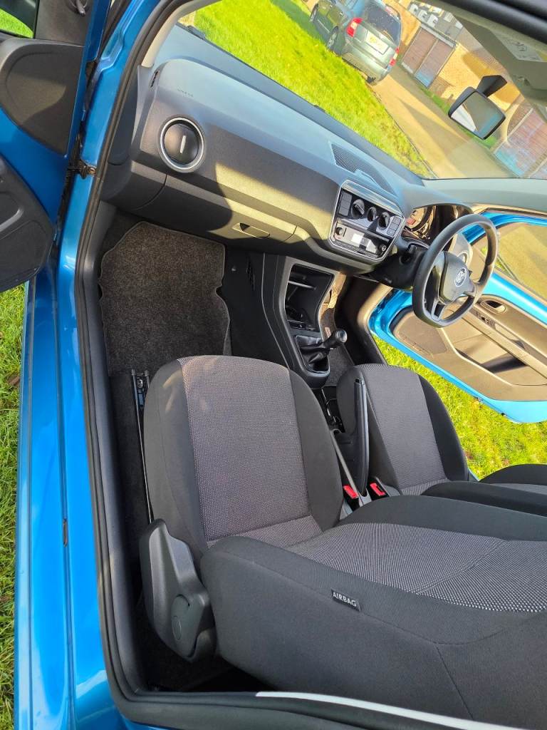 Volkswagen, UP, Hatchback, 2017, Manual, 999 (cc), 3 doors