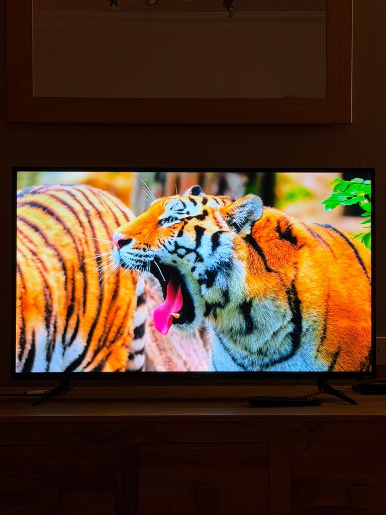 4K Ultra HD TCL roku smart TV 43”. Glasgow pick up