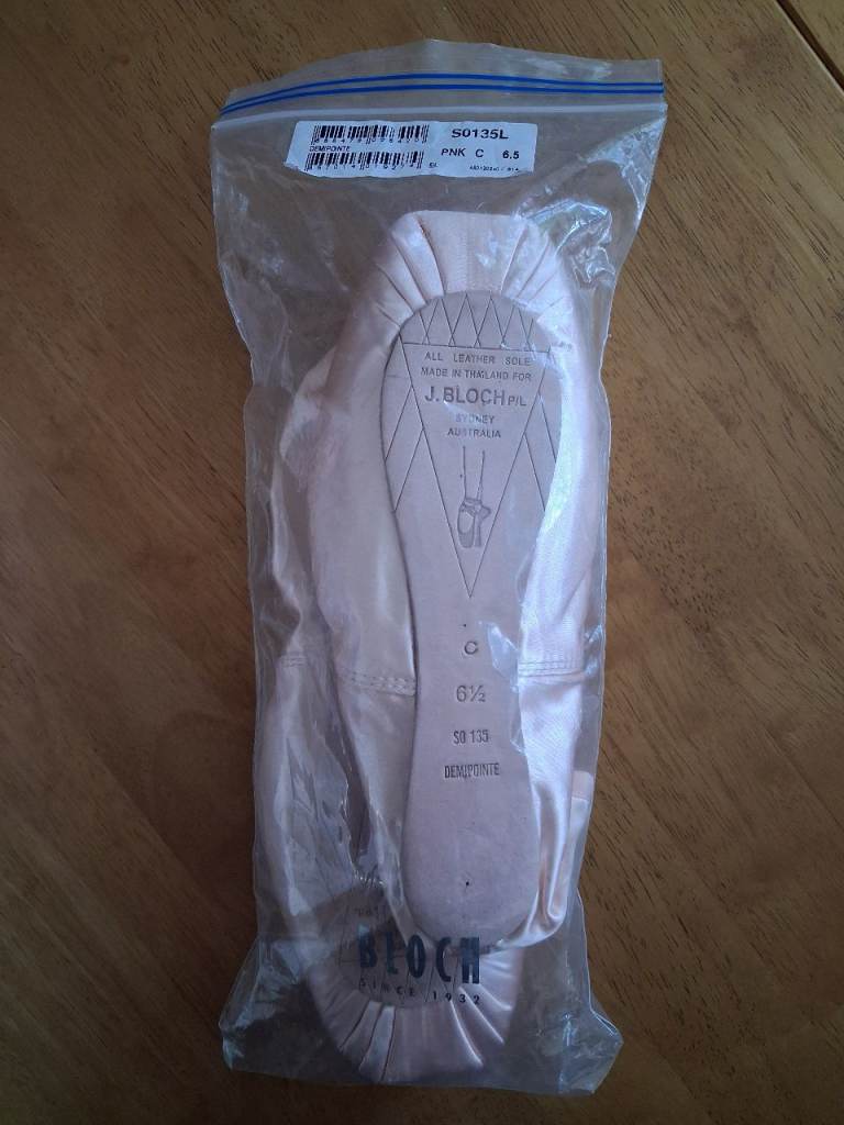 Bloch demi pointe/ soft bloch ballet shoes 6.5 C