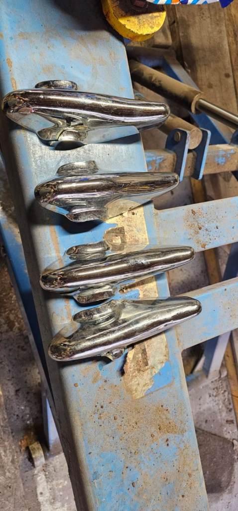 Morris minor overiders