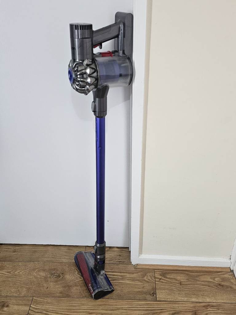 Dyson V6 Fluffy Handheld Cordless Vacuum