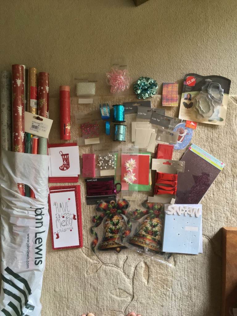 Christmas Crafting Bundle – Wrapping Paper, Ribbons & Decorations