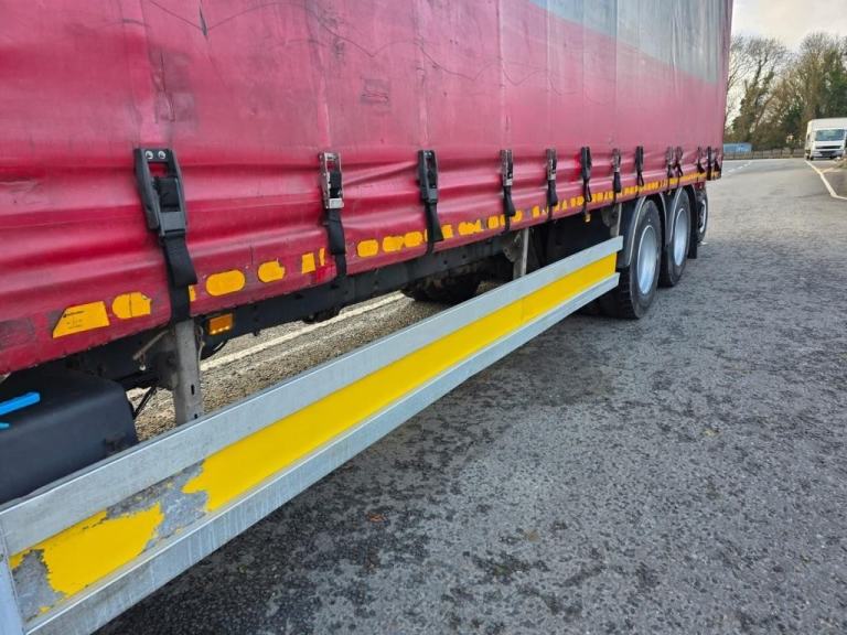 2015 Scania P320 6X2 Twin Wheel 27ft Curtainsider Body