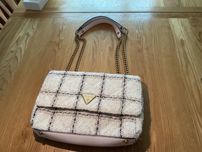 GUESS CESSILY TWEED BAG WHITE.  REDUCED