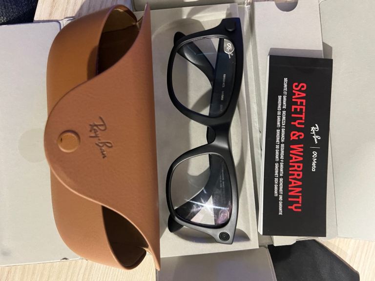 Ray-Ban meta Smart Glasses – Black, As Good As New