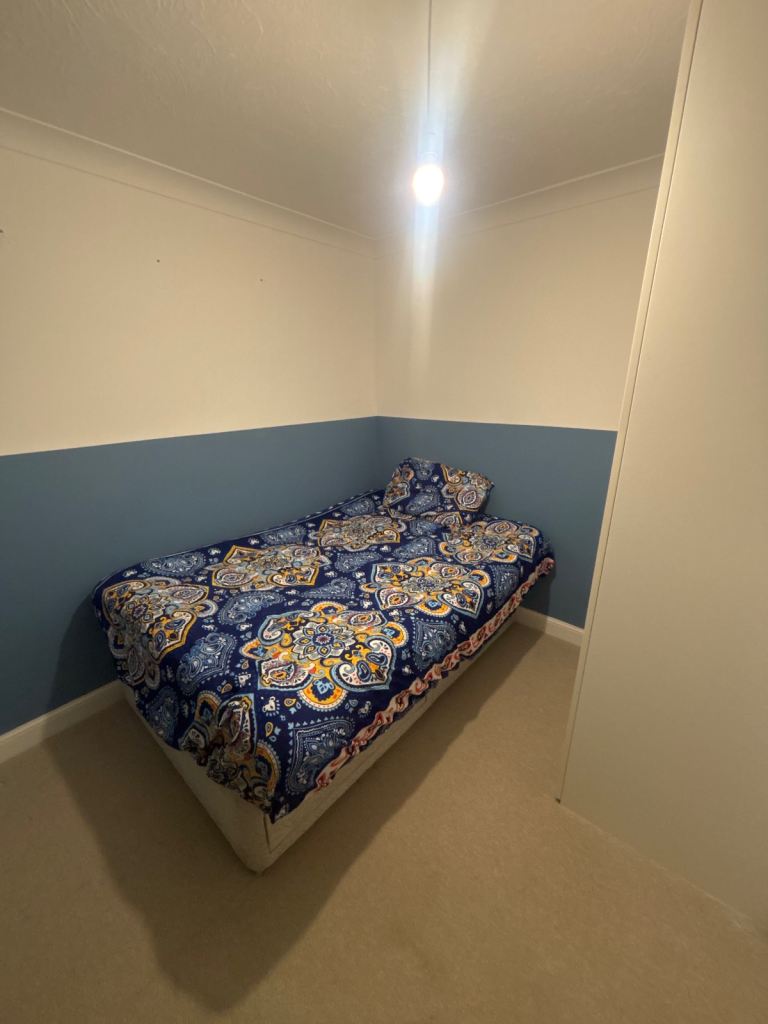 Furnished Room to Let in Rochester, Medway, Kent