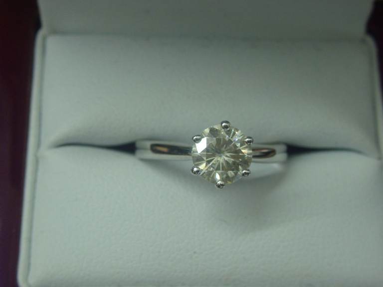 9CT WHITE GOLD 0.95CT MOISSANITE SOLITAIRE