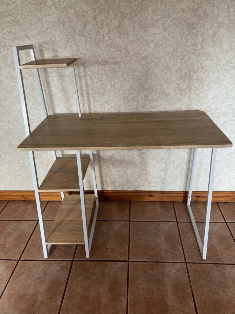 Desk/table