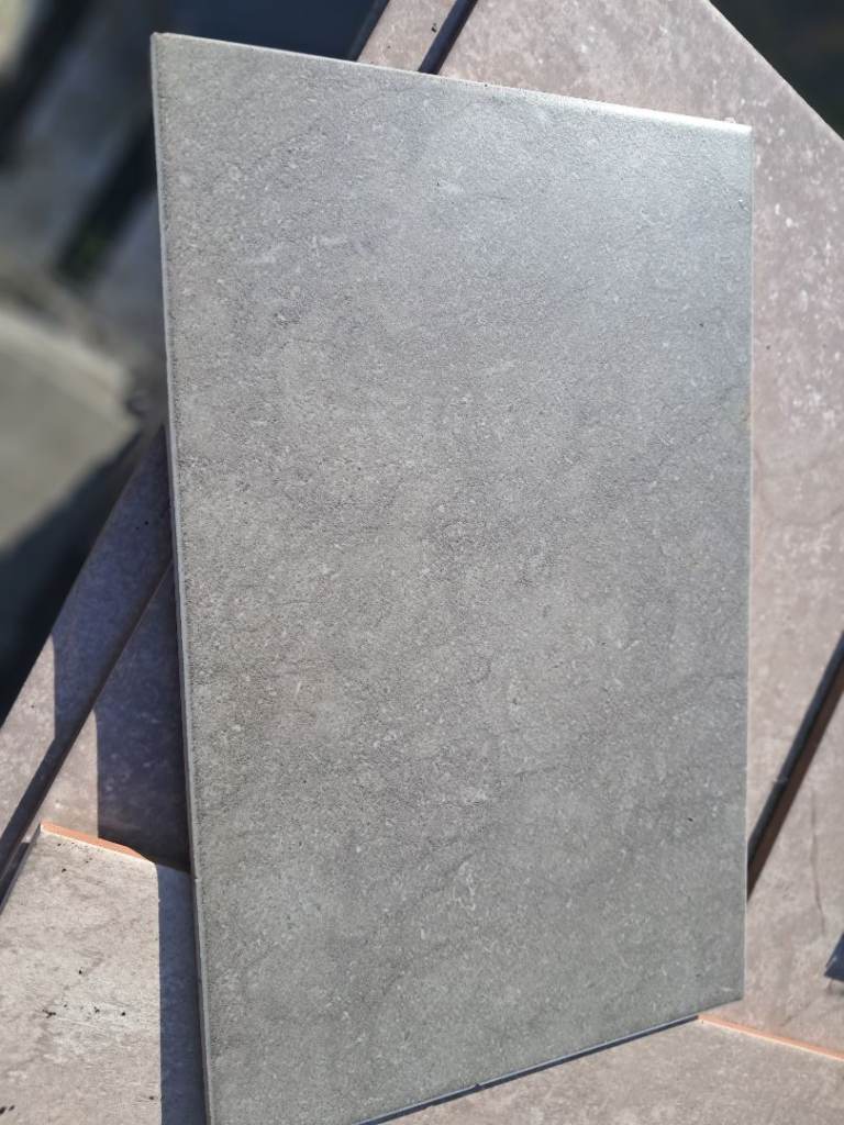NEW GREY TILES 20cmx32cm FREE