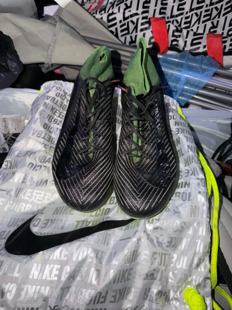 Size 9 and 9.5 football boots 