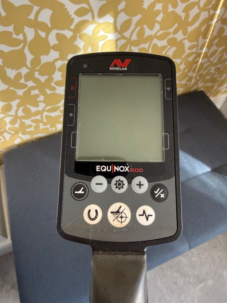 Minelab Equinox 600 metal detector 