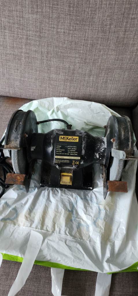 Bench grinder double wheel