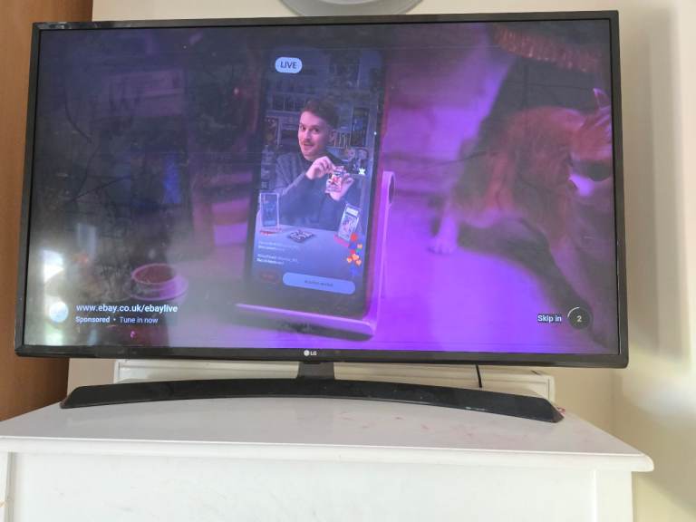 LG Smart TV 45 Inch Few Lines on Screen