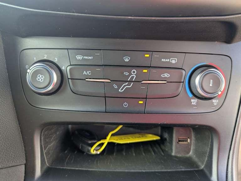 FORD FOCUS 1.5 ST-LINE DIESEL VERY GOOD CONDITION NEW CAMBELT KIT SERVICE MOT