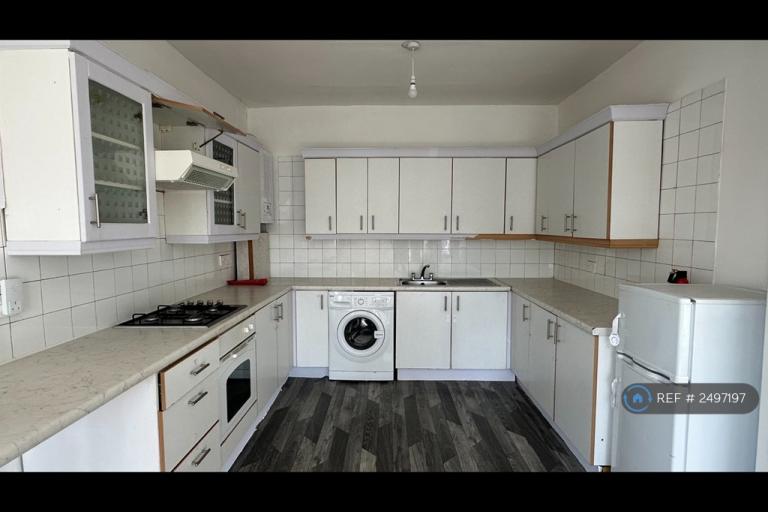 1 bedroom flat in Green Lane, Ilford, IG3 (1 bed) (#2497197)