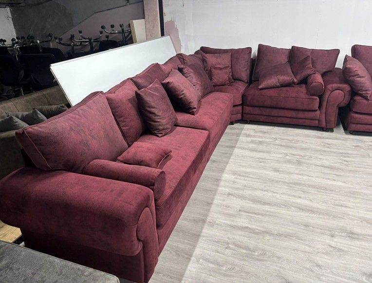  *** CLEARANCE SLAE*** Large Burgundy Corner Sofa – Super Comfy & Stylish