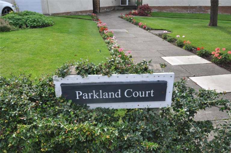 one bedroom Flat for sale  7 parkland court with garage arrow park ch49 5nh