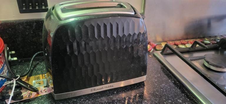 Black toaster. Good condition 