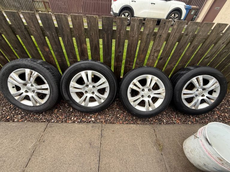Vauxhall alloys 15” 