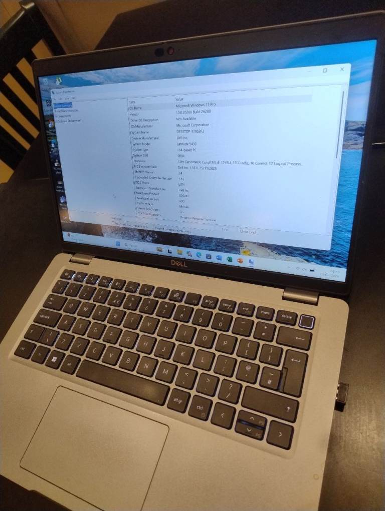 Dell Latitude Business Laptop i5 12th gen 16GB RAM 256 GB SSD windows 11pro Office 2021