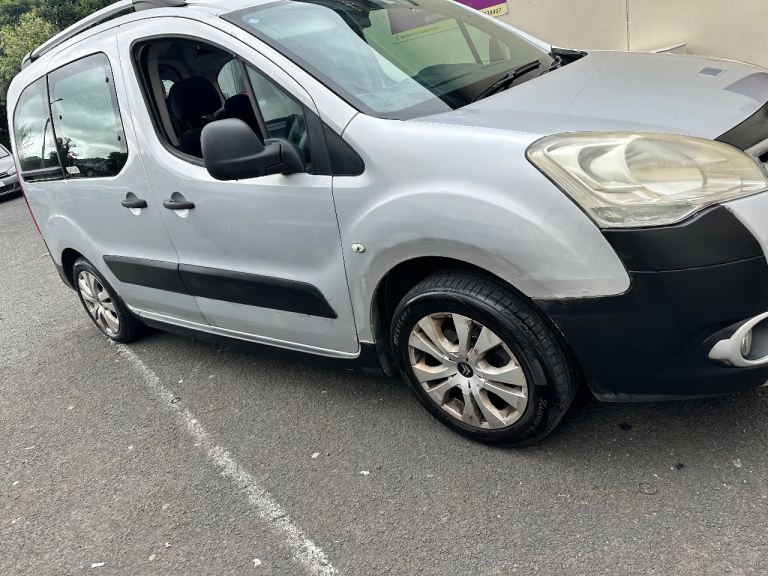 Citroen, DS3, Hatchback, 2012, Manual, 1560 (cc), 5 doors van 