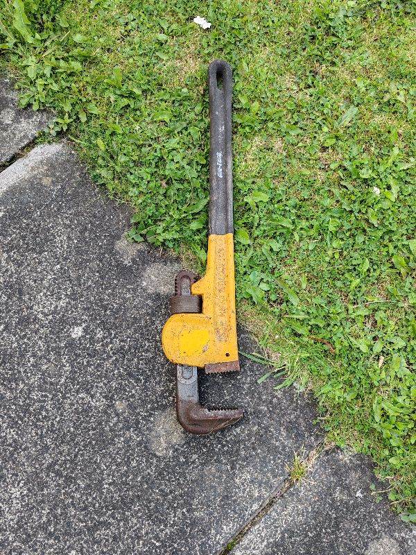 Large Pipe Wrench – Used Condition