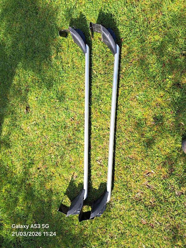 Genuine Ford Focus estate roof bars