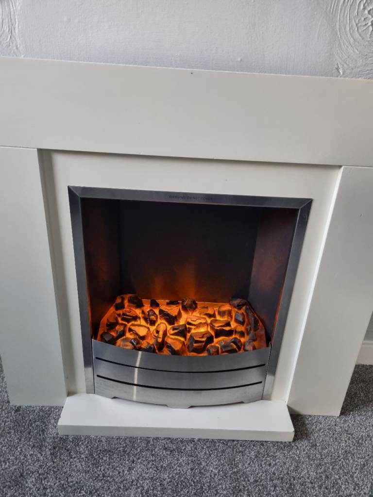 Beccles Electric Fireplace with Mantel Surround – White, As Good As New