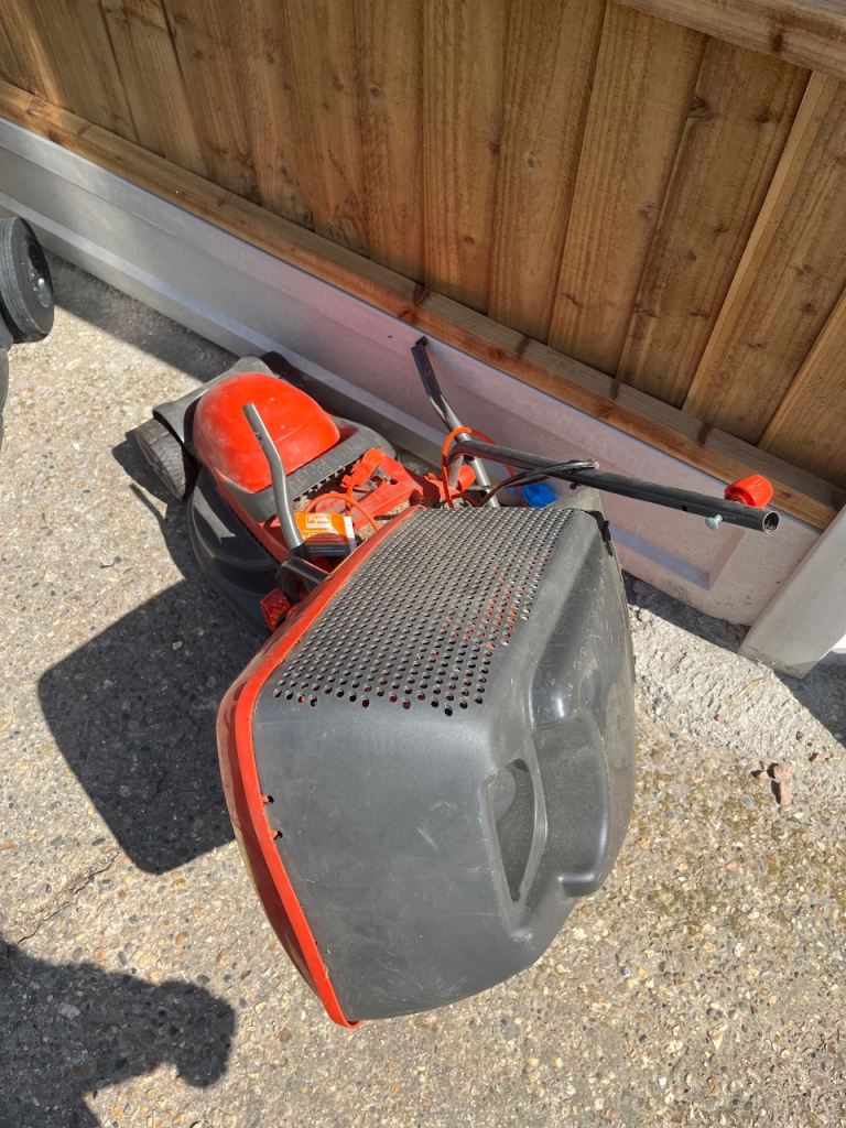 Flymo Chevron 32V Electric Lawnmower