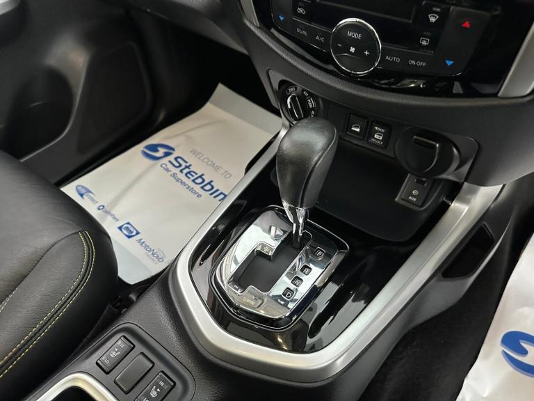 2018 Nissan Navara 2.3 dCi N-Guard Auto 4WD Euro 6 4dr PICK UP Diesel Automatic