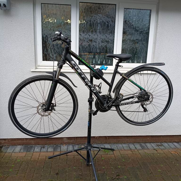 Carrera Crossfire 2 women's hybrid bike