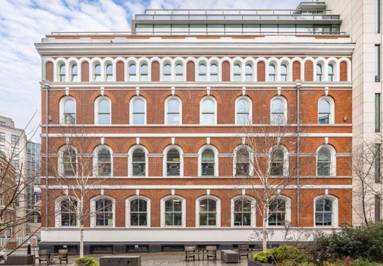 Furnished offices for rent in *Blackfriars*. Office Spaces for 6 to 460 desks EC4A
