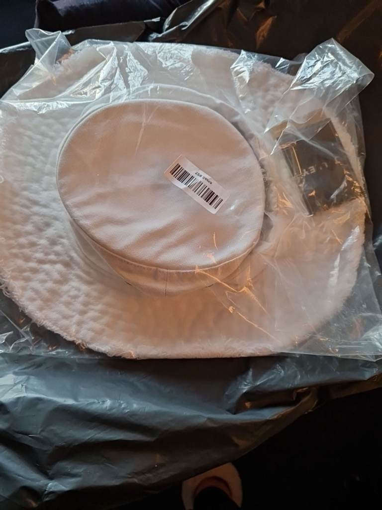 Tilly Hat size small white