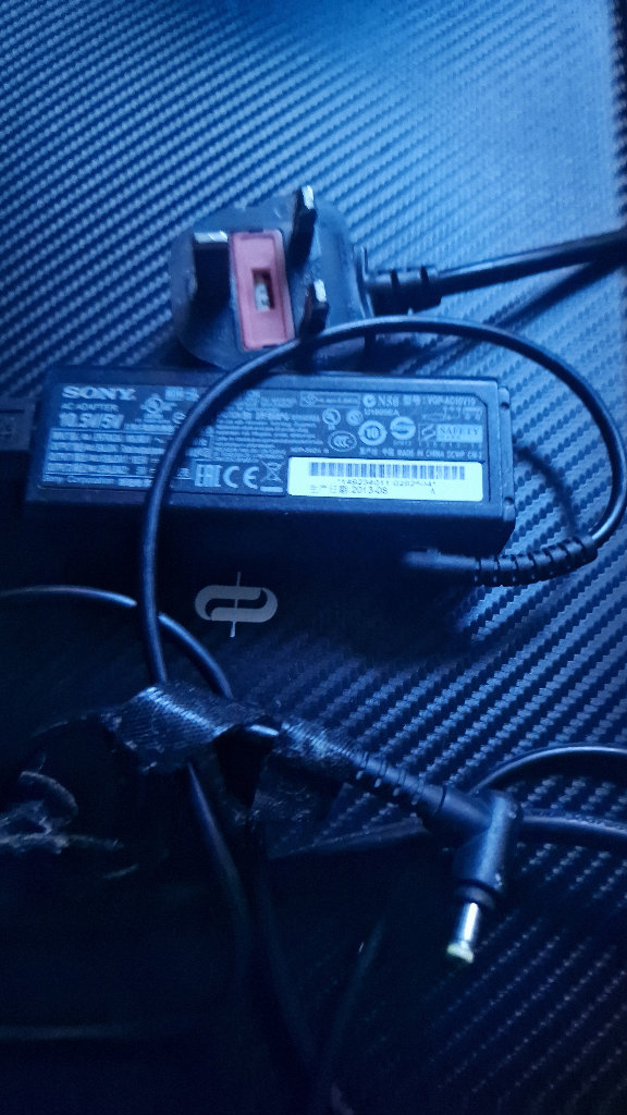 Sony VGP-AC10V10 AC Adapter (10.5V 3.8A)