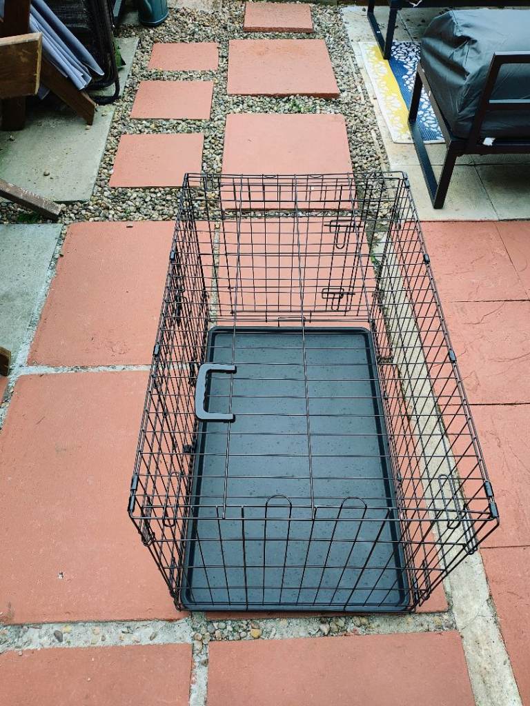 Medium dog crate
