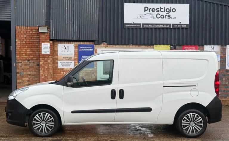 2017 Vauxhall Combo 1.3 CDTi 2300 16v FWD L2 H1 3dr Diesel