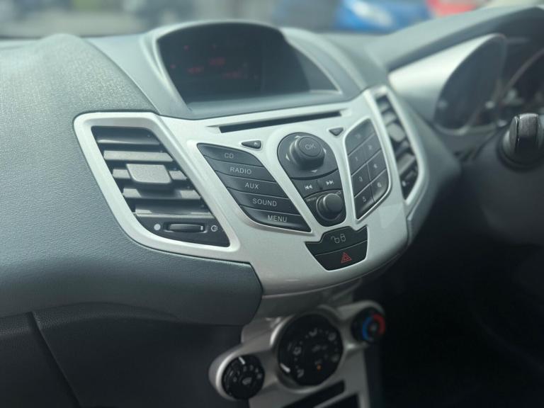 2010 Ford Fiesta 1.25 Zetec 5dr HATCHBACK Petrol Manual
